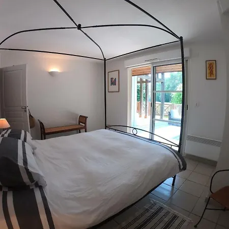 Villa 5 Bedrooms 4 Bathrooms Large Swimming Pool