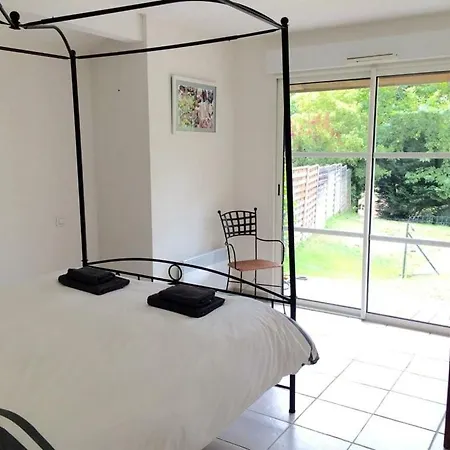 Villa 5 Bedrooms 4 Bathrooms Large Swimming Pool *